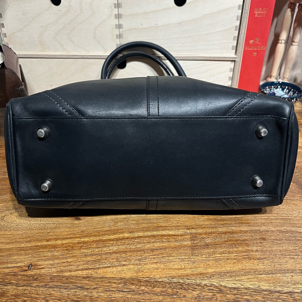 SOLD Coach Hampton Tassel tote in black leather - Picture 4 of 8
